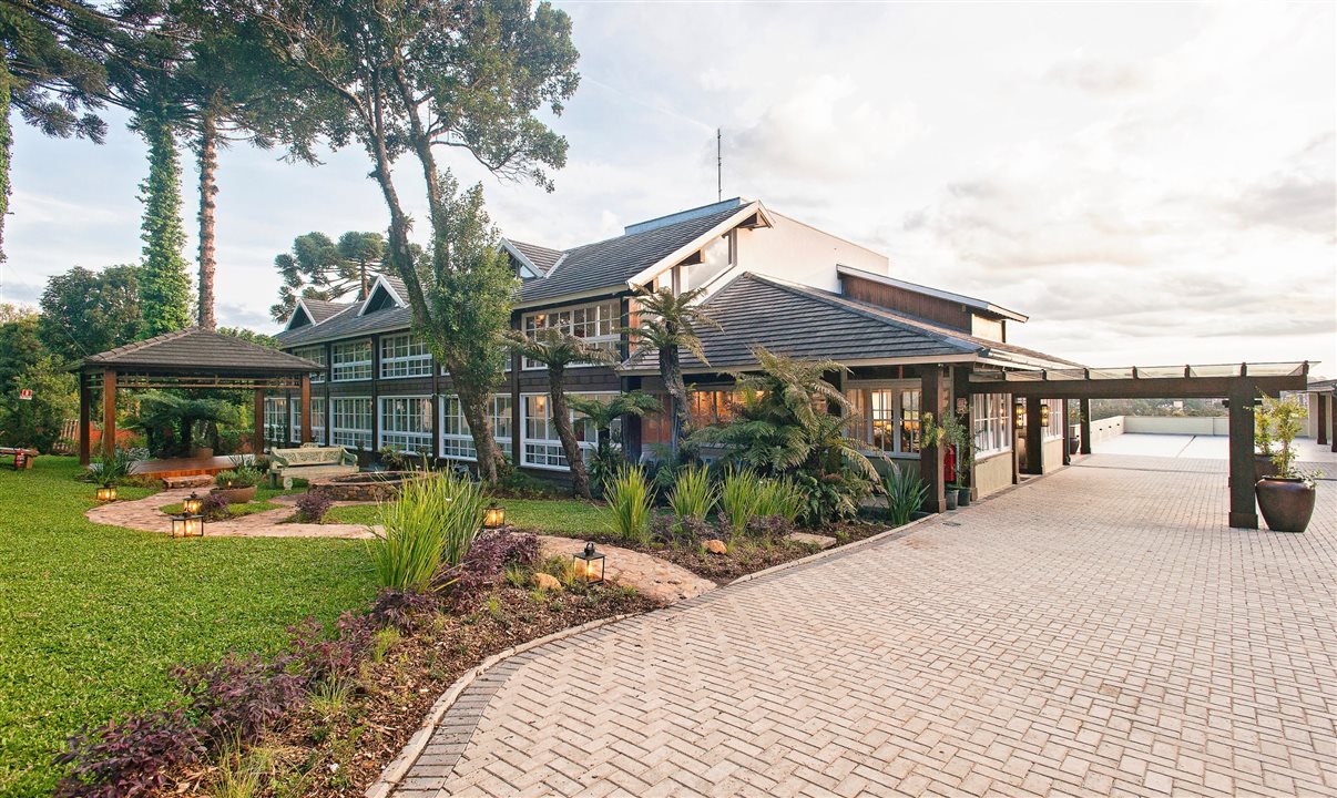 Empreendimento ainda oferece piscina térmica, café da manhã artesanal, academia, salão de beleza, espaço de relaxamento e estacionamento gratuito.