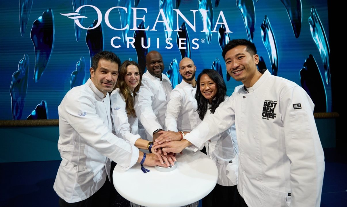 Chefs Tavel Bristol-Joseph, Katie Button, Calvin Eng, Aisha Ibrahim, George Mendes e Lawrence “LT” Smith tiveram a honra de representar a franquia Food & Wine Best New Chefs como padrinhos durante a cerimônia