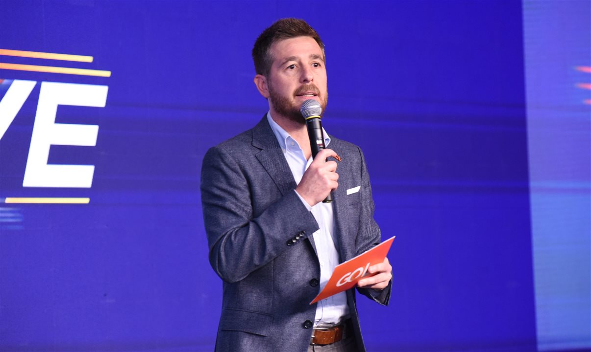 Danillo Barbizan, diretor de Vendas da Gol, no palco do MOVE