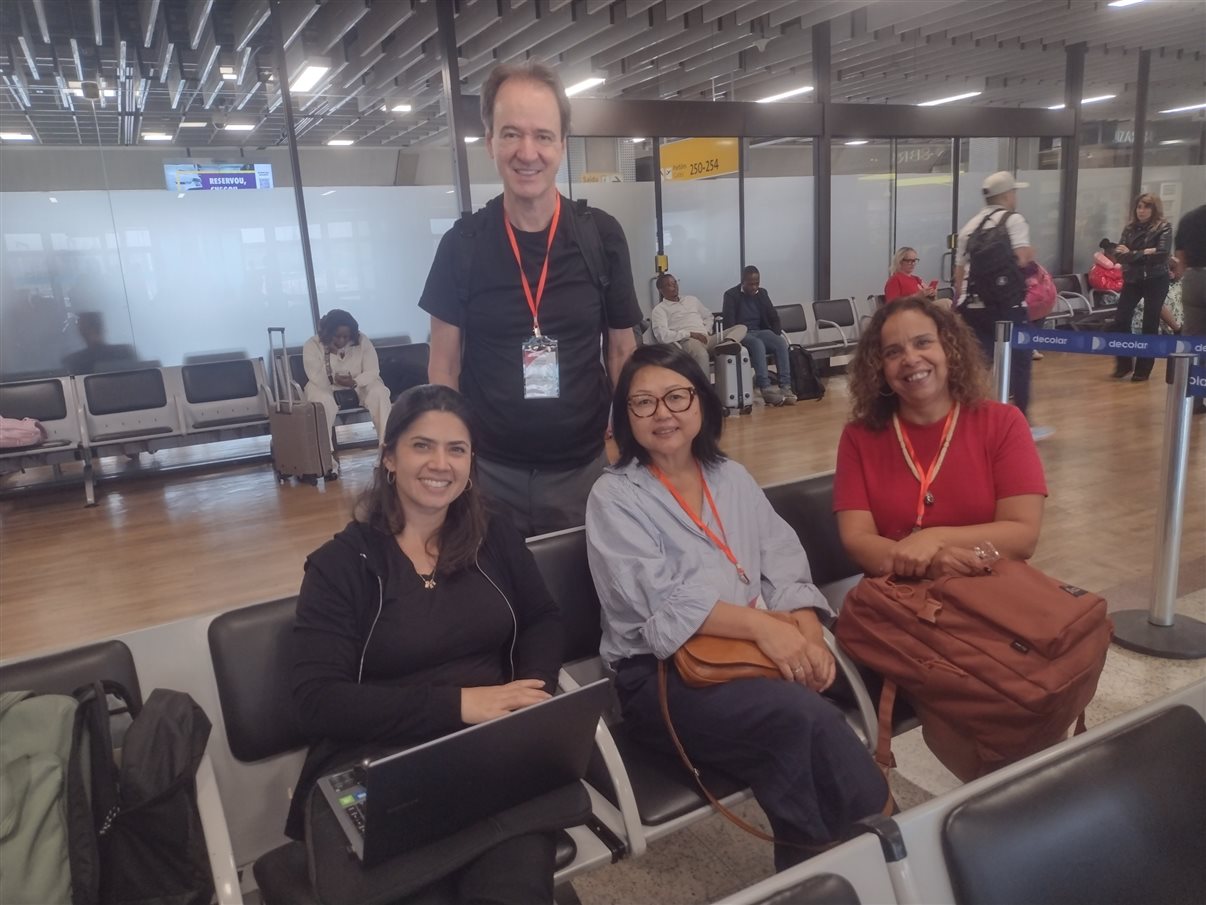 O diretor da Flot, Eduardo Barbosa, e Evandro Gouvea, do comercial da operadora, no embarque da SAA em GRU