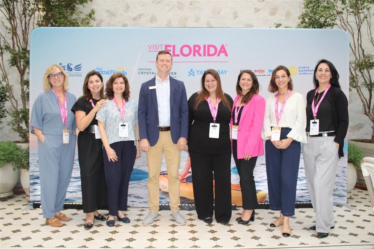 Karem Basulto, Amy Rodriguez, Mitsi Goulias, Bryan Griffin, Rafaella Gross Brown, Mariana Barnes, Luise Sanches e Lizandra Pajak, do Visit Florida