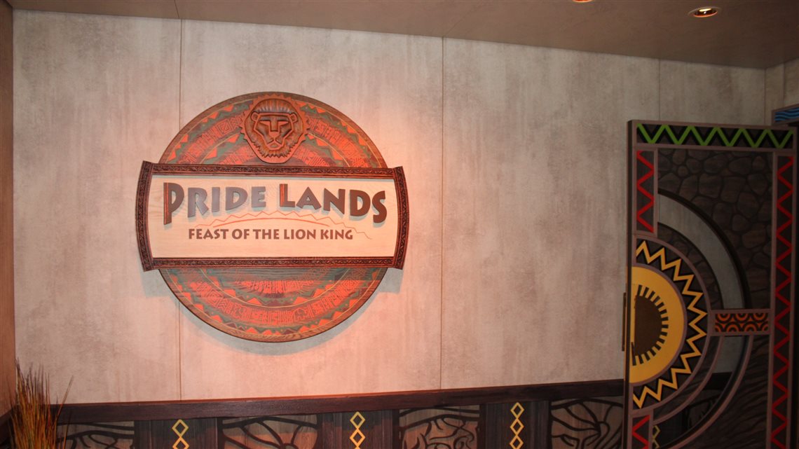 Entrada para o Pride Lands: Feast of The Lion King, novidade na frota da DCL, a bordo do Disney Destiny