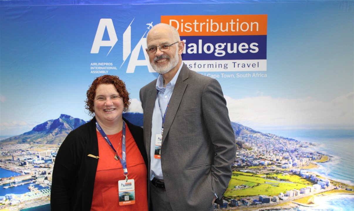 Rebecca Meadows e Altamiro Medici, da AirlinePros Brasil