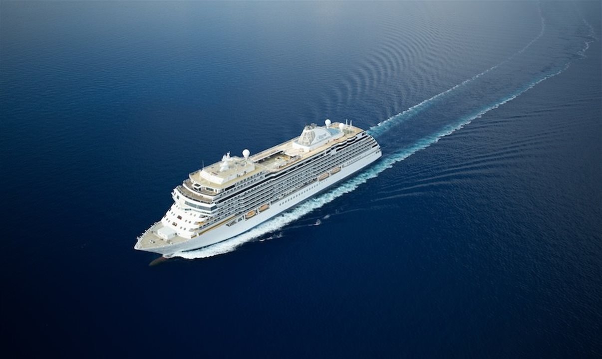 Passageiros que reservarem a Regent Suite a bordo dos navios Seven Seas Explorer, Seven Seas Splendor e Seven Seas Grandeur, ou a Skyview Regent Suite a bordo do Seven Seas Prestige desfrutarão de acesso cortesia à Knightsbridge Circle