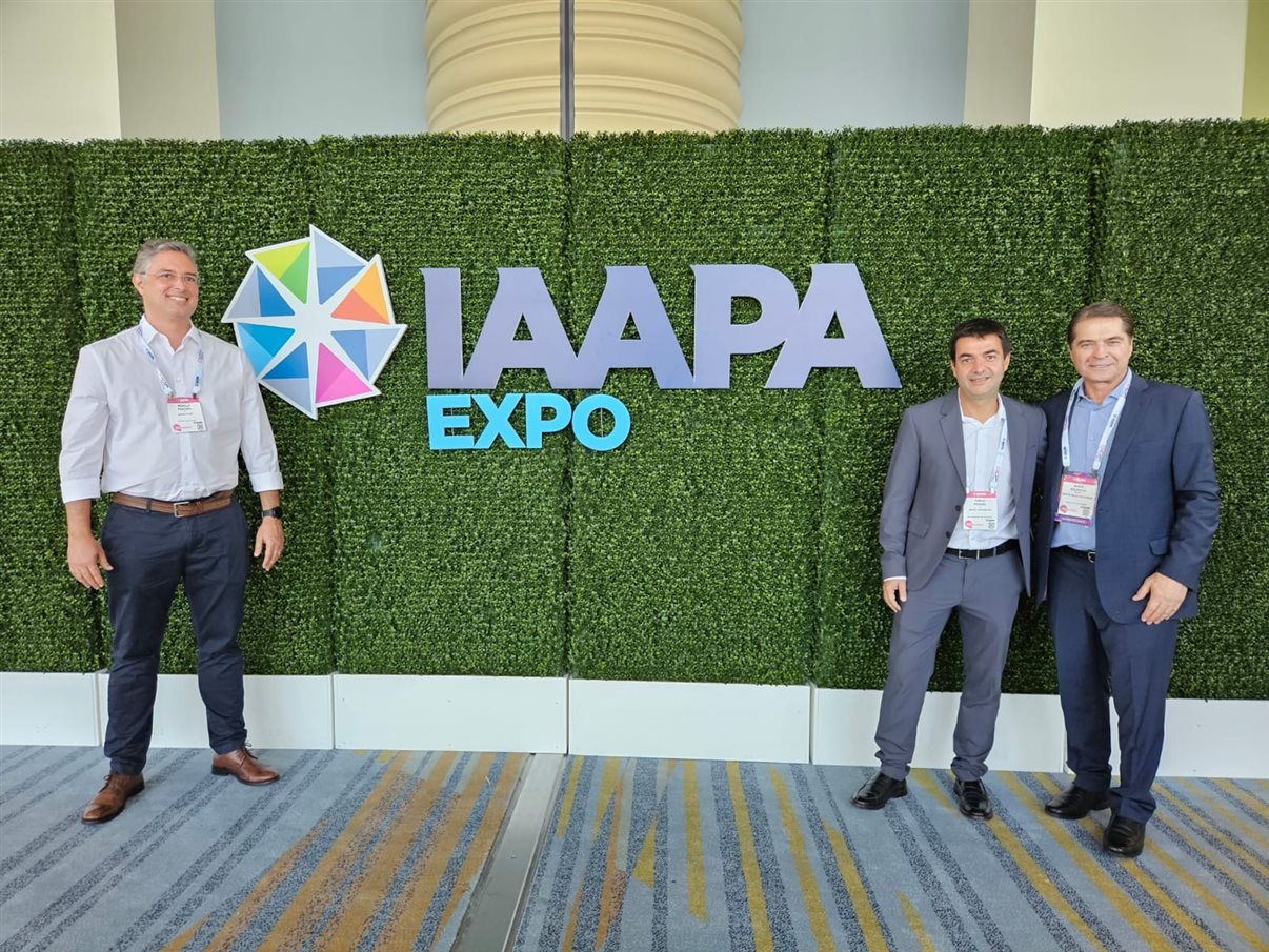 Murilo Pascoal, do Beach Park e conselheiro do Sindepat, Alain Baldacci, do Wet´n Wild e presidente de honra do Sindepat, e Pablo Morbis, do Grupo Cataratas e presidente do Conselho do Sindepat