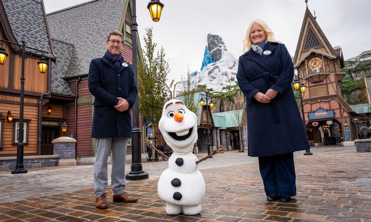 O lançamento foi conduzido por Bruce Vaughn, presidente e diretor criativo de Walt Disney Imagineering, ao lado de Natacha Rafalski, présidente de Disneyland Paris