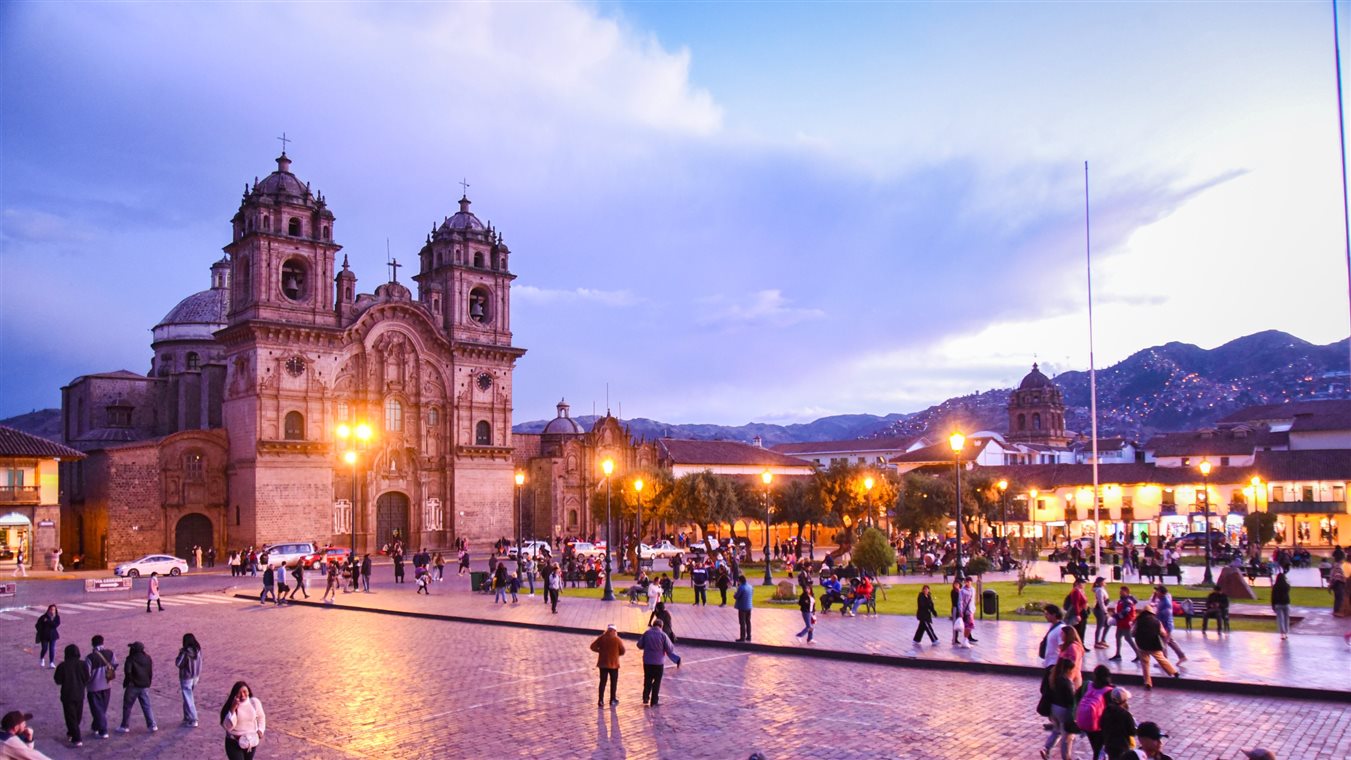 O céu do anoitecer em Cusco encanta