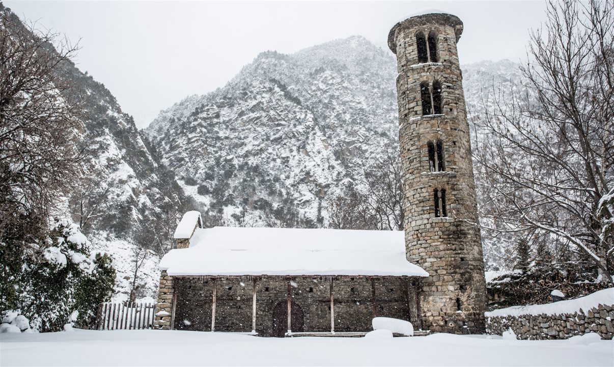 Hóspedes do Casa Serras poderão fazer diversas atividades na neve