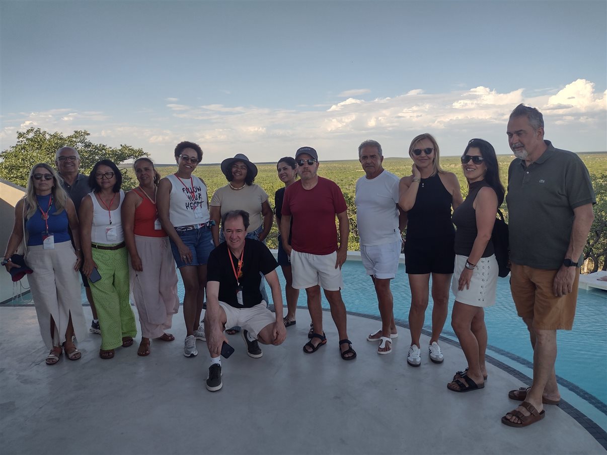 O grupo de 11 agentes de viagens visitou uma aldeia do povo Himba e ainda fez um site inspection no hotel onde vão pernoitar