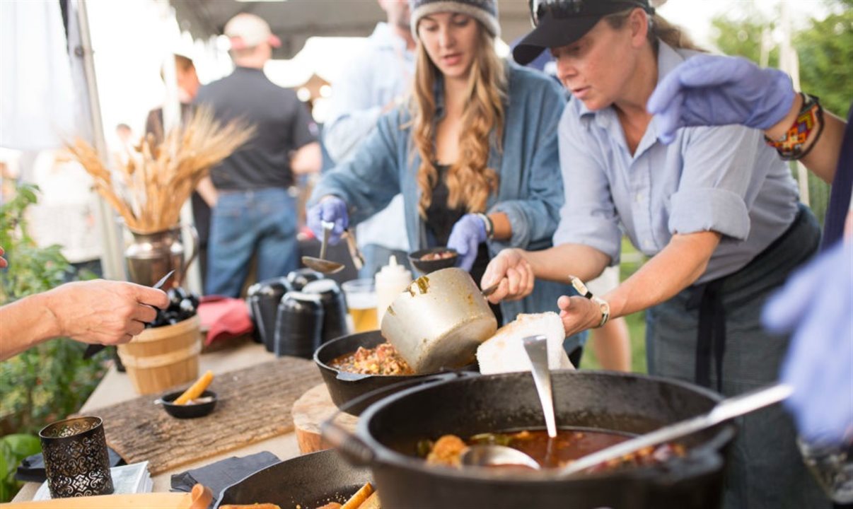 Grains & Grits Festival, realizado sempre no primeiro sábado de novembro, transforma Townsend, no Tennessee, no destino para quem ama gastronomia e bebidas artesanais