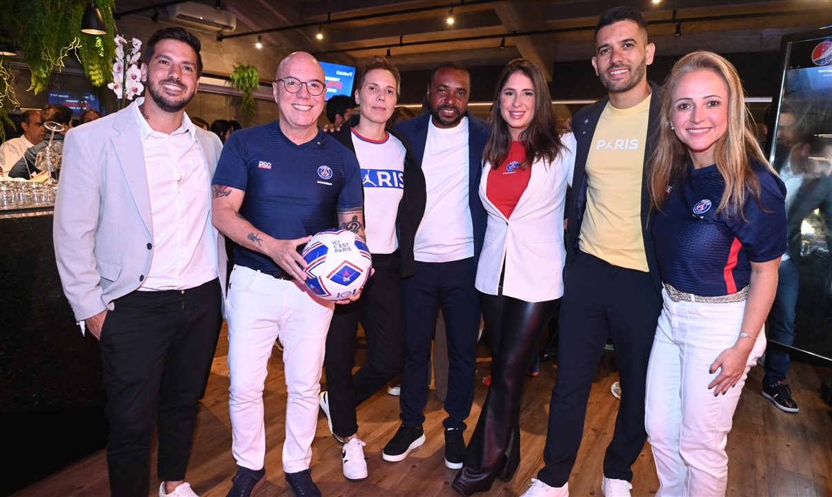 Igor Pires, do PSG Academy, Marco Oliva, do Club Med, Marion Conseil, Luiz Gustavo, Bruna Lima e Diego Jatoba, do PSG Academy, e Fernanda Dominicis, do Club Med
