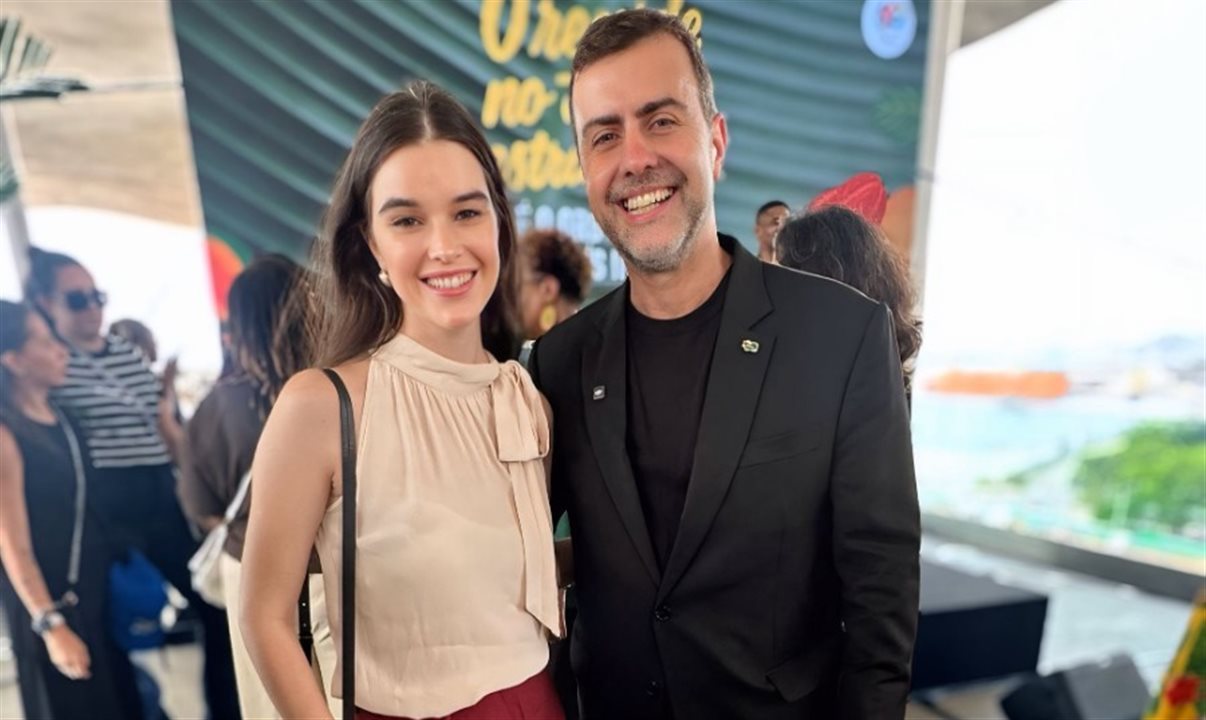 Mônica Medeiros, do TurisMall, e Marcelo Freixo, da Embratur