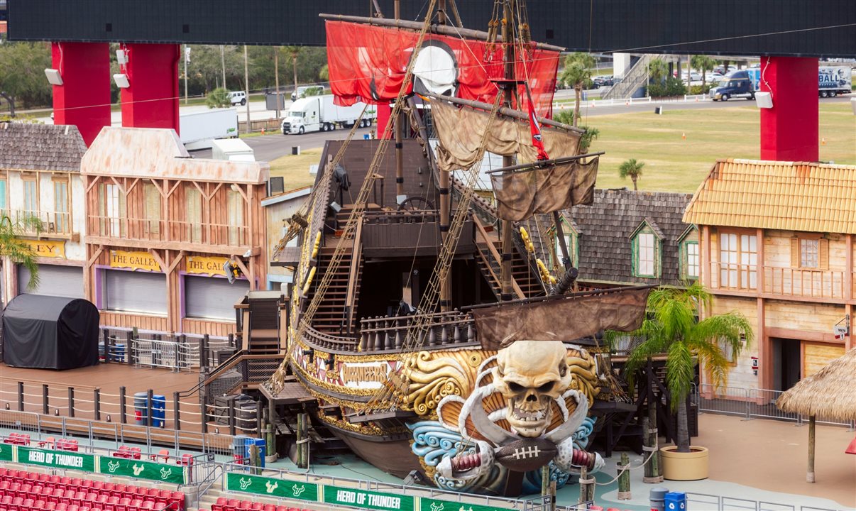 Navio pirata do Raymond James Stadium