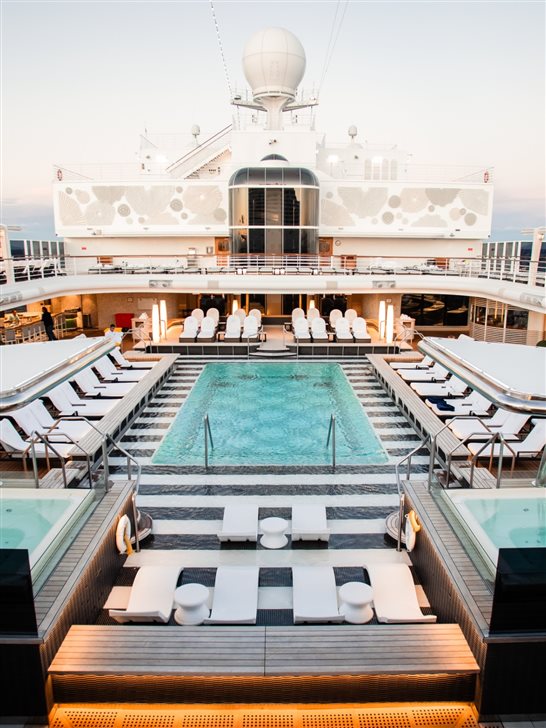 Piscina e jacuzzis do navio