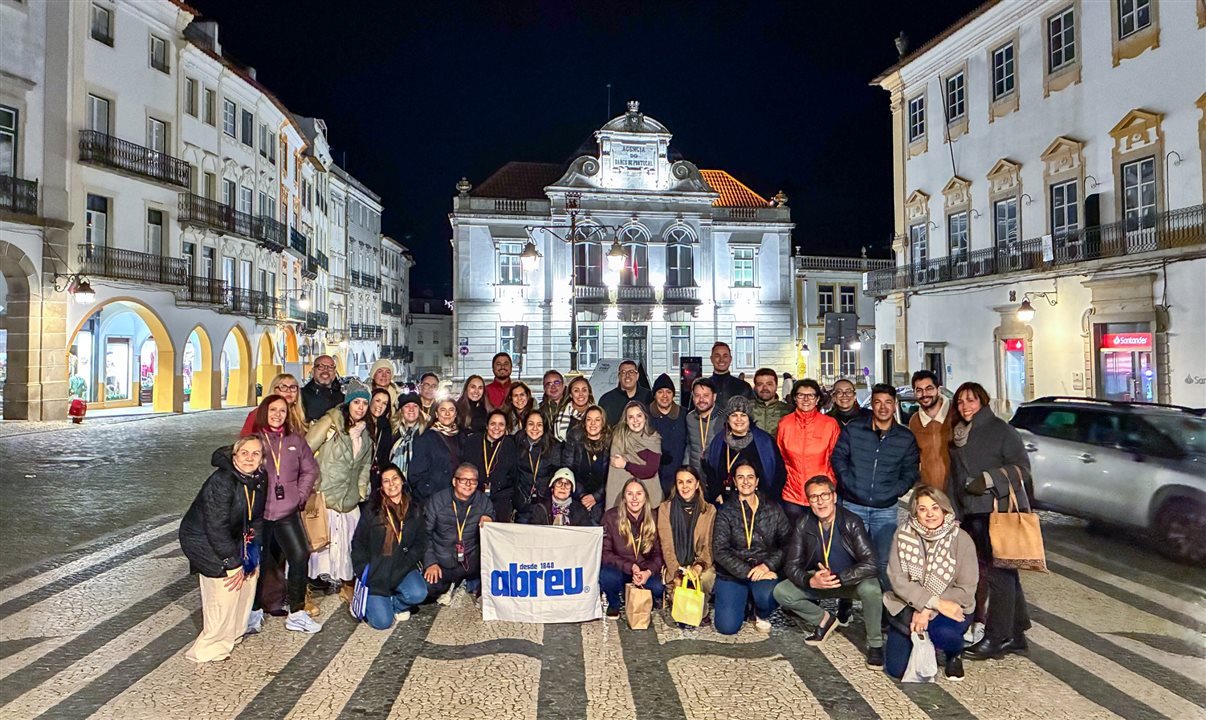O grupo com mais de 40 agentes convidados pela Abreu chegou hoje a uma nova região, agora a caravana está em Évora