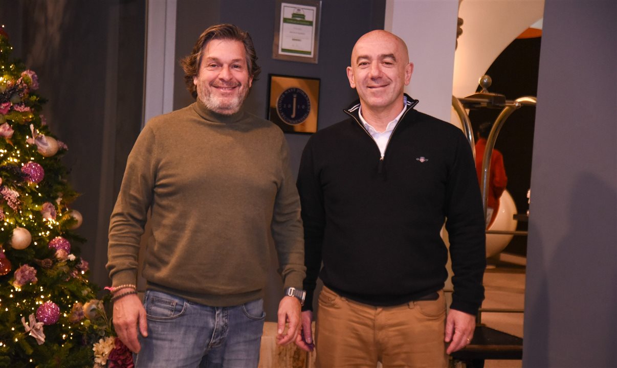 Bernardo Cardoso, diretor do Turismo de Portugal no Brasil, e Ronnie Corrêa, diretor geral da Abreu no Brasil