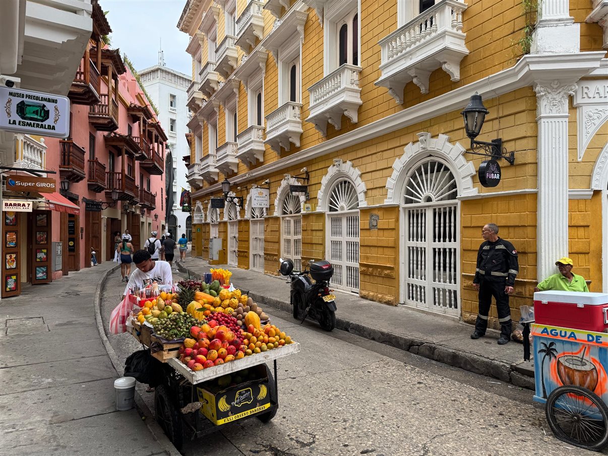 Henrique Gomes, da Personnalise Voyage, Wirley Ferreira, da Revelando o Mundo, Ricardo Sidaras, da PANROTAS, Fernando Alves, da IBR, Marcio Roberto, da São Judas Viagens, Hugo Lagares, da Visual Turismo, Italo Santos, da Kalina, Rodrigo Martines, da Visual Turismo, e Denys Duarte, da Alternativa Experience