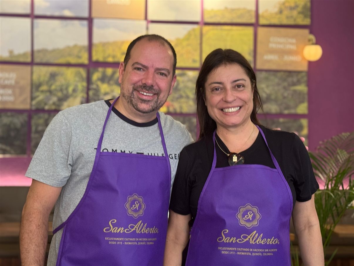 Henrique Gomes, da Personnalise Voyage, Wirley Ferreira, da Revelando o Mundo, Ricardo Sidaras, da PANROTAS, Fernando Alves, da IBR, Marcio Roberto, da São Judas Viagens, Hugo Lagares, da Visual Turismo, Italo Santos, da Kalina, Rodrigo Martines, da Visual Turismo, e Denys Duarte, da Alternativa Experience