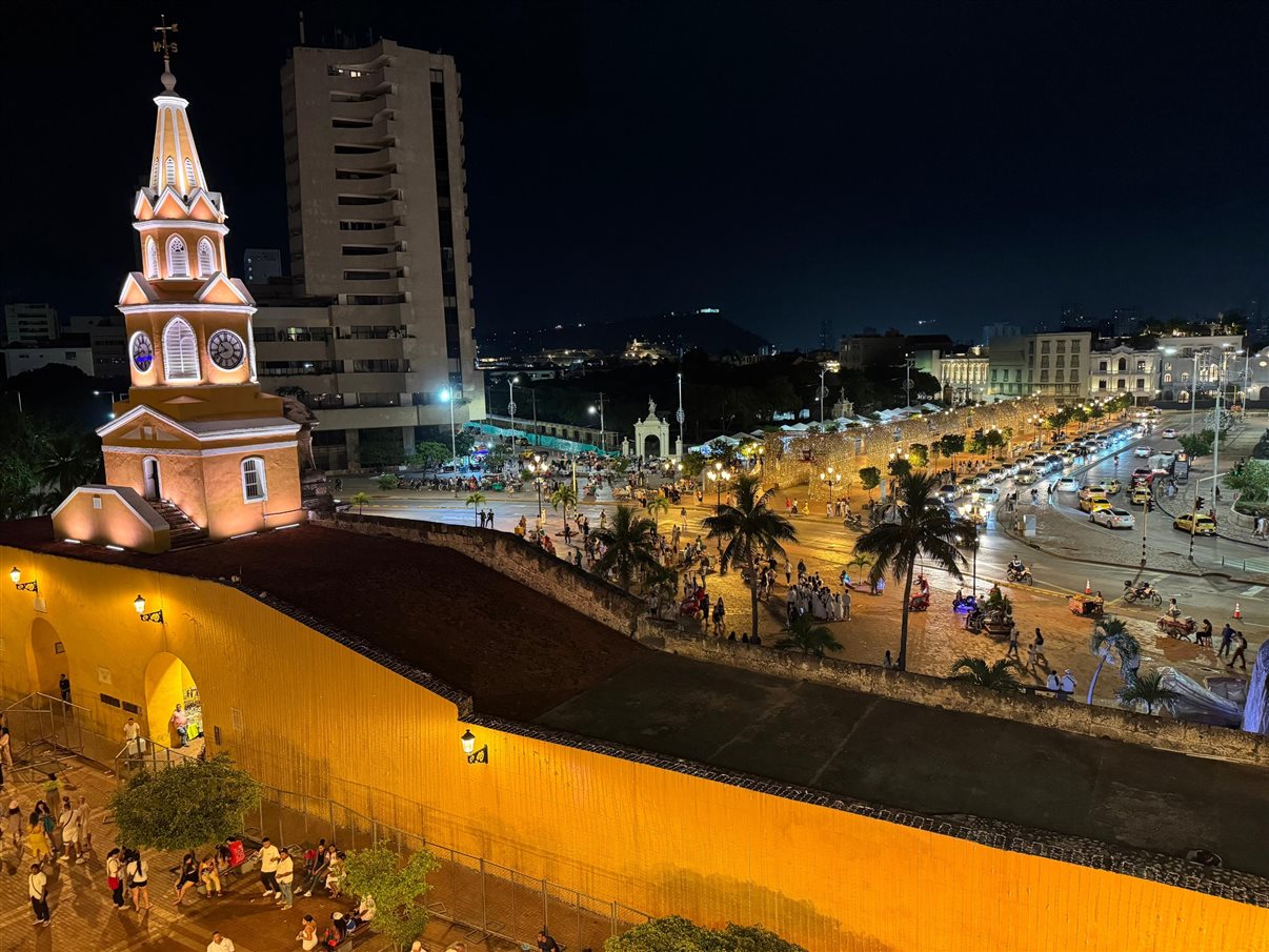 Henrique Gomes, da Personnalise Voyage, Wirley Ferreira, da Revelando o Mundo, Ricardo Sidaras, da PANROTAS, Fernando Alves, da IBR, Marcio Roberto, da São Judas Viagens, Hugo Lagares, da Visual Turismo, Italo Santos, da Kalina, Rodrigo Martines, da Visual Turismo, e Denys Duarte, da Alternativa Experience