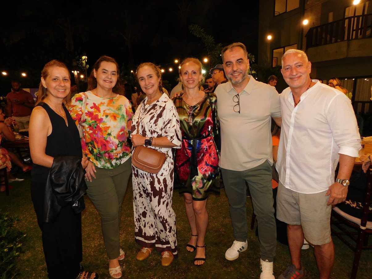 Eduardo Tiburtius, da Associação dos Hotéis de Porto de Galinhas, Marcelo Godeiro, da Webbeds, e Michelle Guedes, da Bancorbras