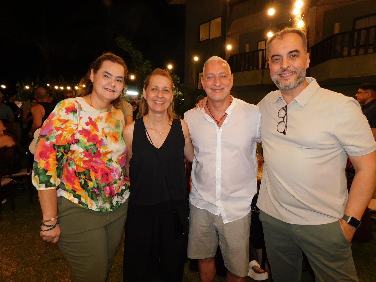 Eduardo Tiburtius, da Associação dos Hotéis de Porto de Galinhas, Marcelo Godeiro, da Webbeds, e Michelle Guedes, da Bancorbras