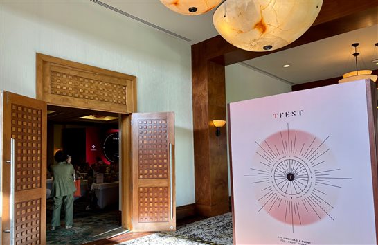 Entrada do salão principal de reuniões pré-agendadas do TFest