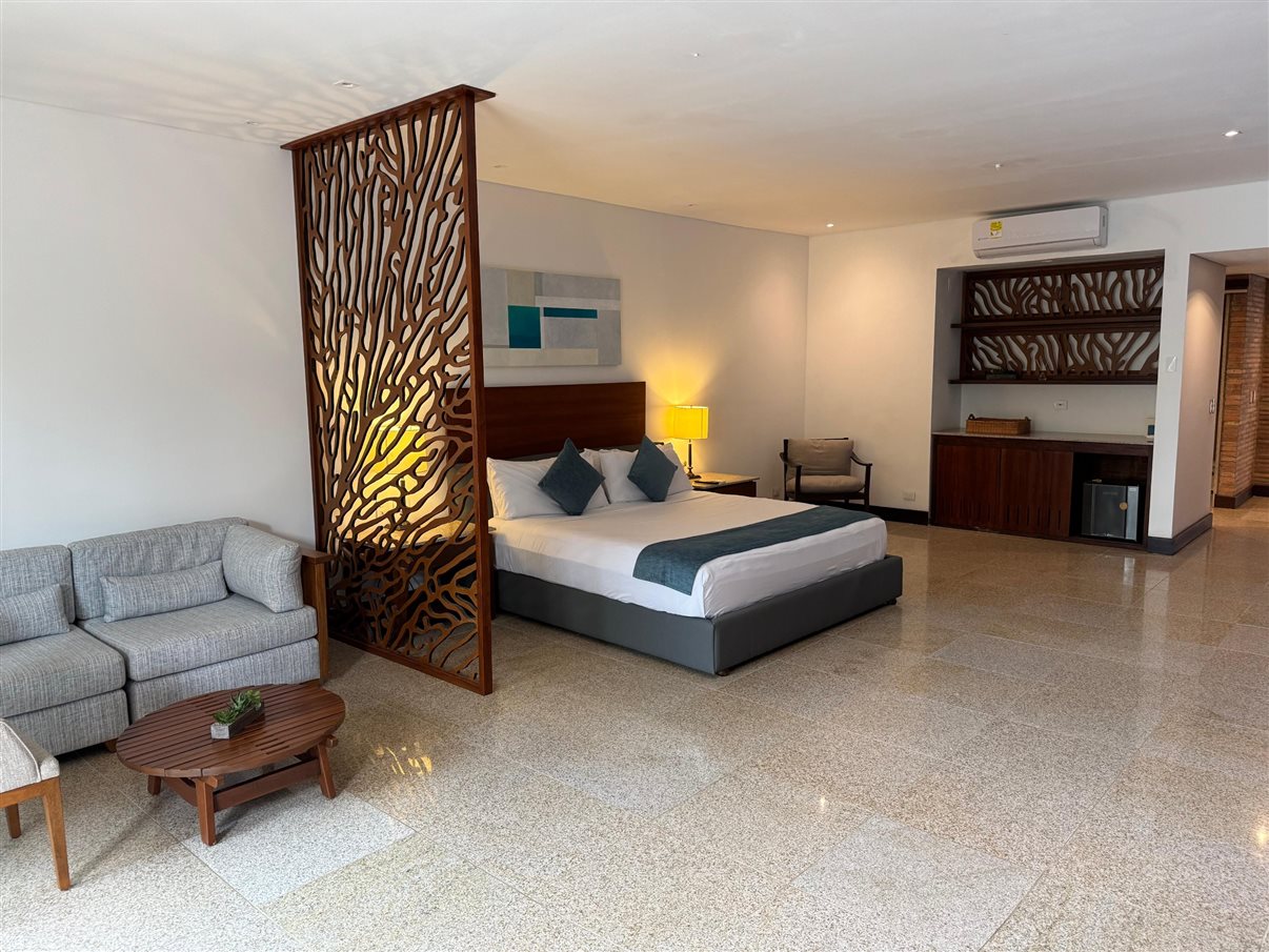 Embarque na lancha para o beach club