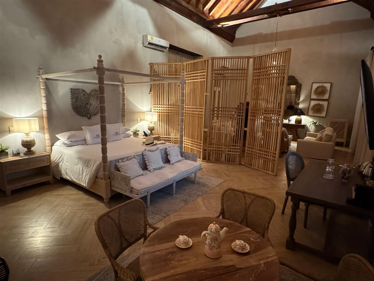 Embarque na lancha para o beach club