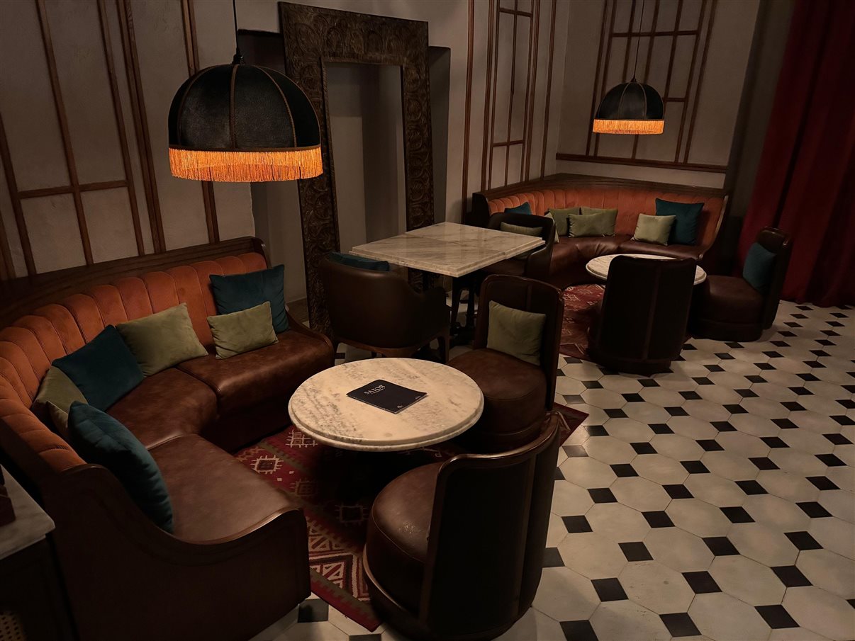 Embarque na lancha para o beach club