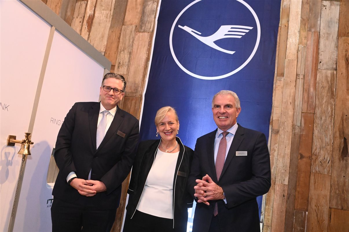 Dirk Janzen, vice-presidente de Vendas para as Américas do Grupo Lufthansa, Annette Taeuber, diretora do Grupo Lufthansa no Brasil, e Carsten Spohr, CEO do Grupo Lufthansa