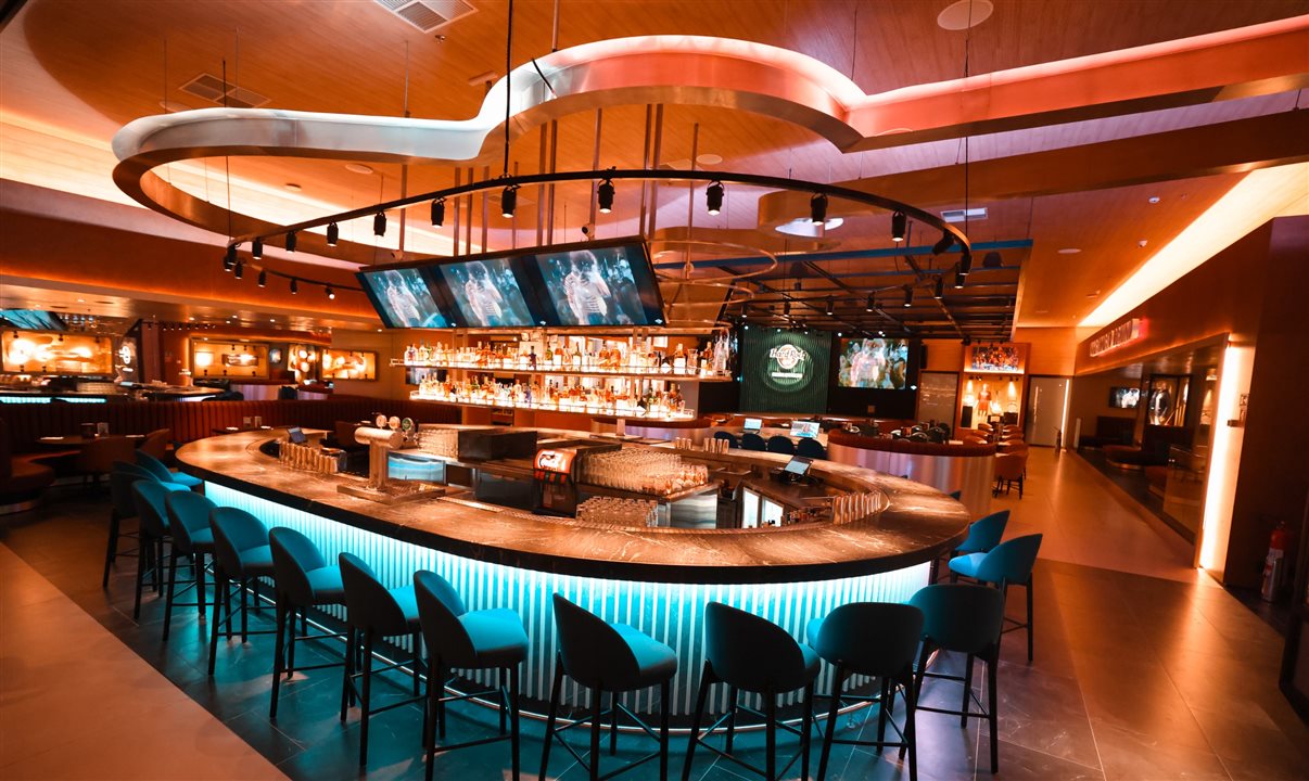 Restaurante está localizado no Shopping Litoral Plaza, na Avenida Ayrton Senna da Silva, 1511