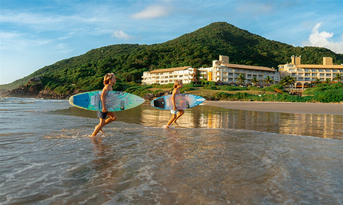 O público teen conta com agenda própria, que inclui torneios de FIFA no PlayStation 5, sessões de cinema e atividades de aventura