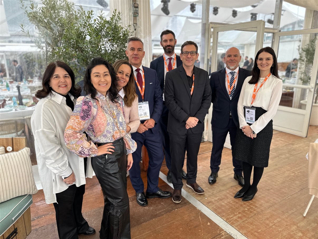 Jaqueline Dallal, da LTN Brasil, Mayra Iguchi, da Hip Hotels, Liliana Biolchini, da Travel Place, Diego Rumazza e Davide Balladrini, da Starhotels, Gabriel Camargo, da CT Operadora, Mauricio Menendez, da Starhotels, e Natalia Marchi, da Marchi Travel