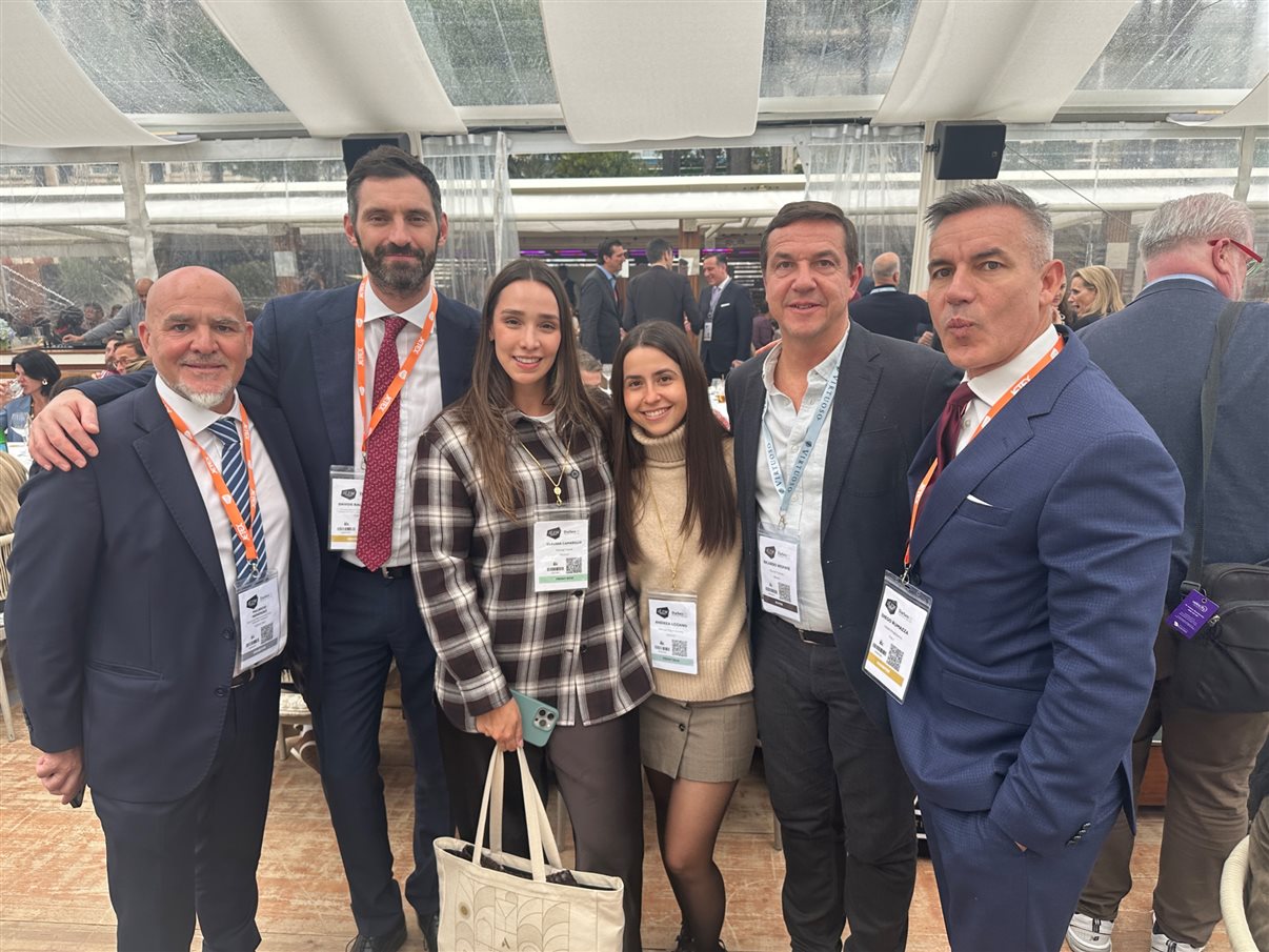 Jaqueline Dallal, da LTN Brasil, Mayra Iguchi, da Hip Hotels, Liliana Biolchini, da Travel Place, Diego Rumazza e Davide Balladrini, da Starhotels, Gabriel Camargo, da CT Operadora, Mauricio Menendez, da Starhotels, e Natalia Marchi, da Marchi Travel