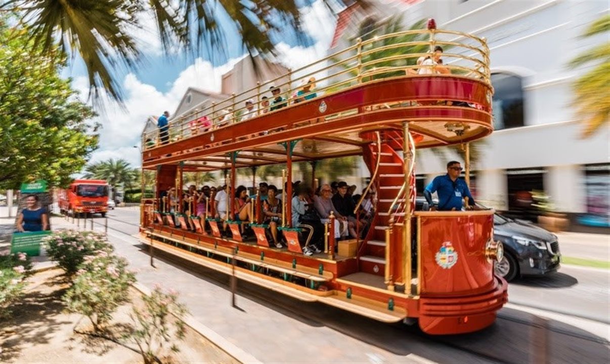 Main Street, em Oranjestad, capital de Aruba