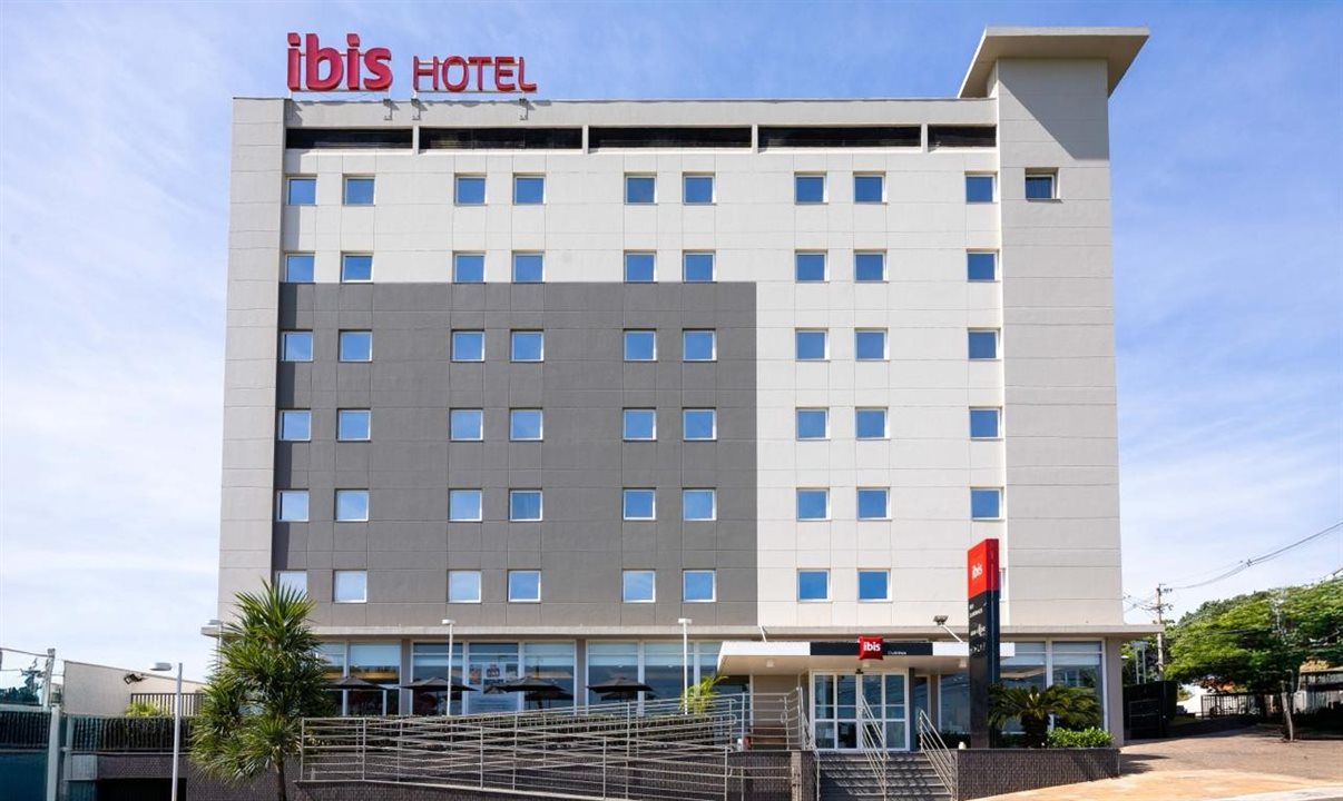 ibis Ourinhos atende majoritariamente o público corporativo ligado aos setores agroindustrial, sucroalcooleiro, comercial e industrial,
