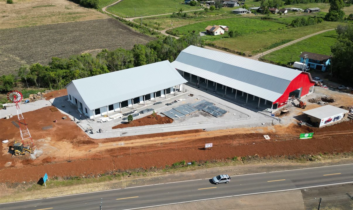 Obras do Parque Automotivo Temático Model A Village