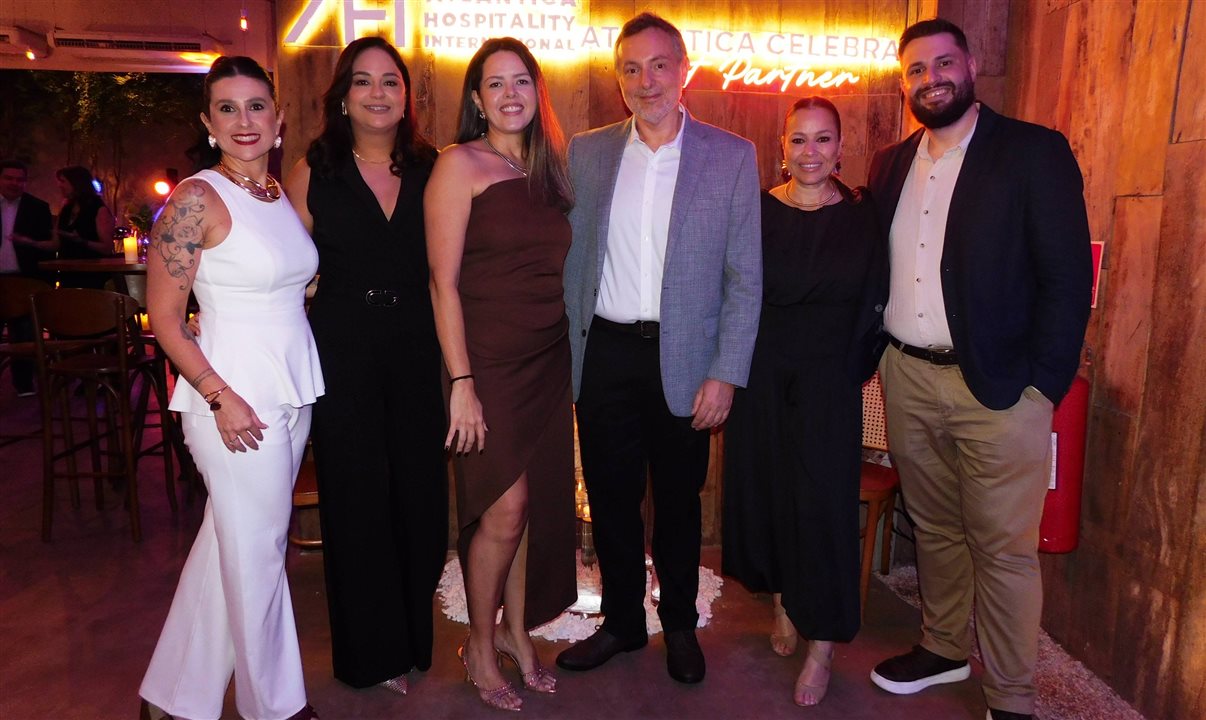 Juliana Kaspar, Lilian Ferreira, Daiane Nogueira, Guilherme Martini, Priscila Pereira e Danilo Tomazele, da Atlantica, durante o evento Best Partner 2025