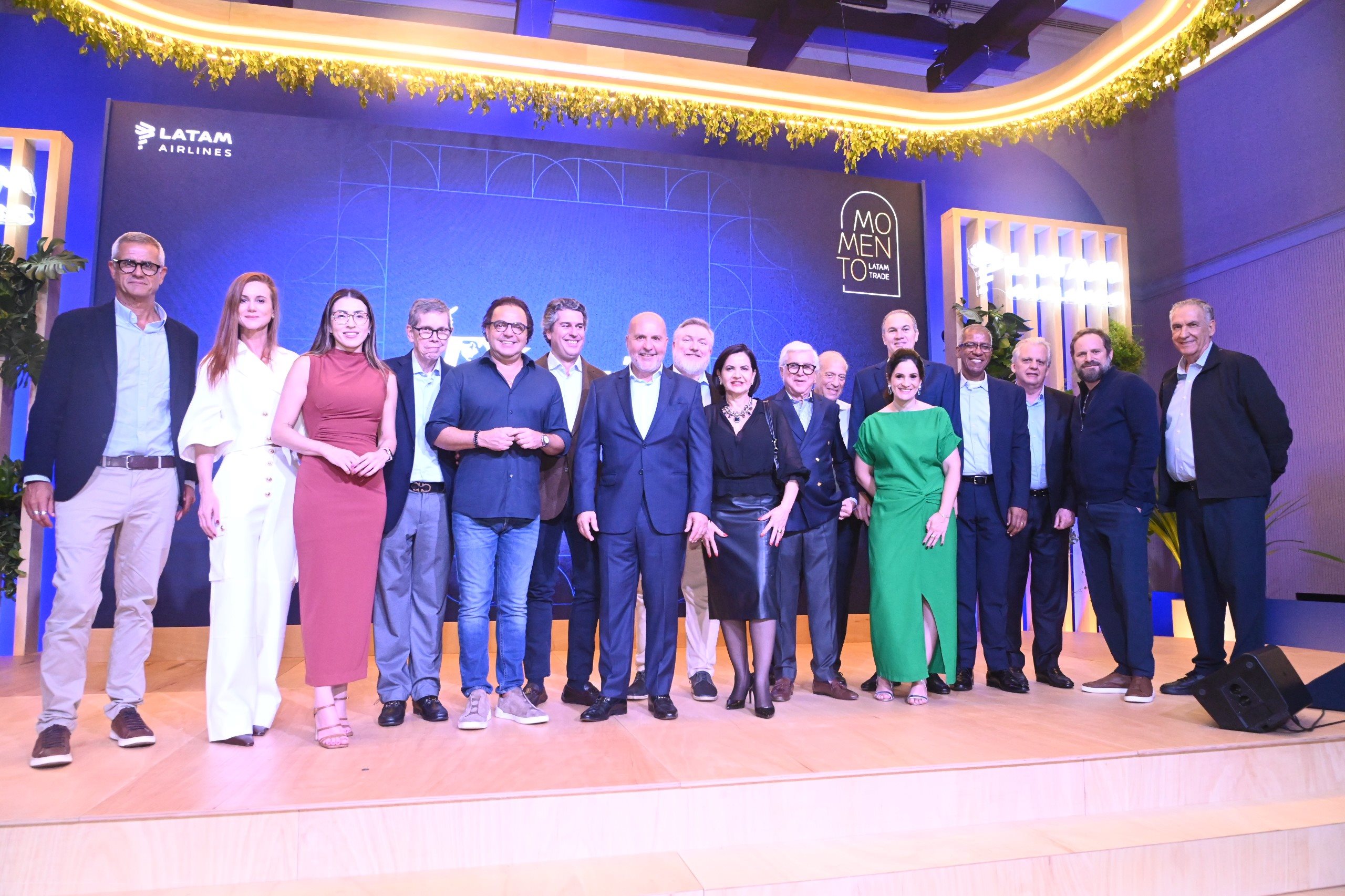 Leonardo Mignani (TP Group), Daniele Amaro (Paytrack), Jordana Souza (Voll), Cássio Oliveira (Sakura), Fábio Godinho (CVC Corp), Juarez Cintra Neto (Ancoradouro), Carlos Vazquez (BRT), Paul Barry acompanhando Soely Oliveira (BCD), Juarez Cintra (Ancoradouro), Arnaldo Franken (Grupo Arbo), Camila Belinelli (Latam), Duda Vasconcellos (Kontik), Reifer Souza e Edmar Bull (Copastur), Luti Guimarães (BeFly) e Fernando Slomp (Avipam)