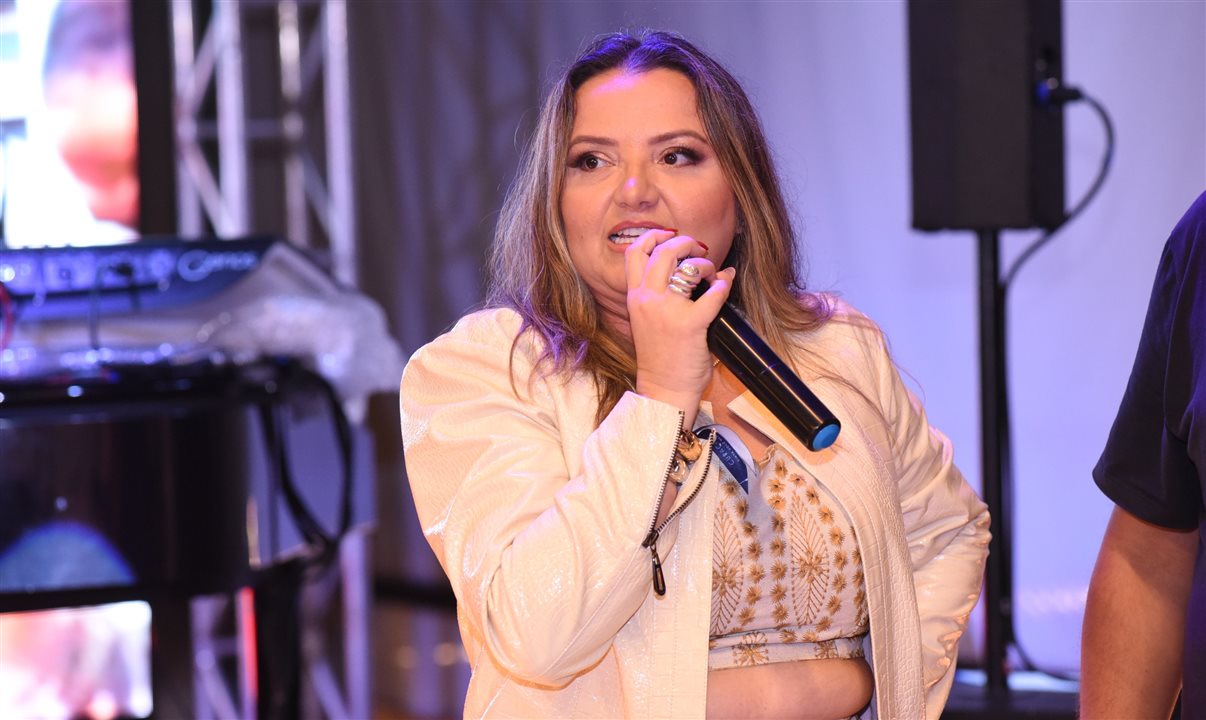 Janaína Araújo fez um discurso de agradecimento ao trade pelo ano