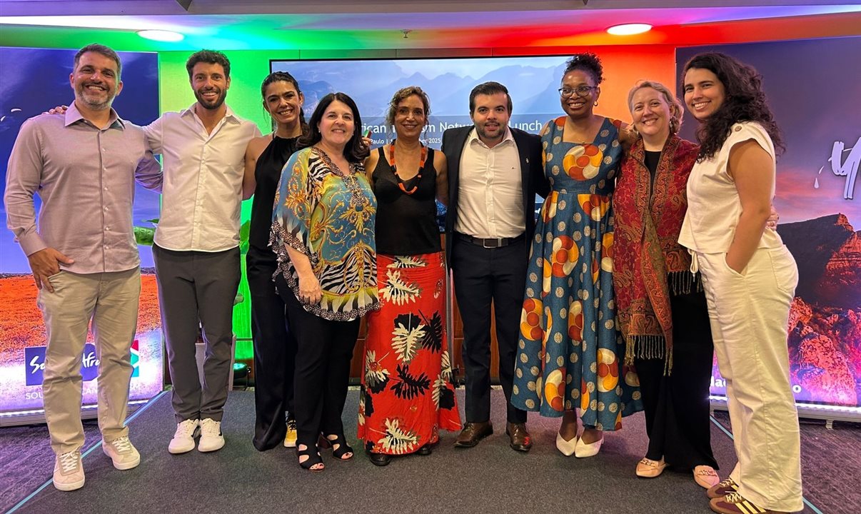 Marcelo Marques e Diogo Caldeira, da TI Comunicações, Andrea Miramontes, da Lado B Viagem, Jacque Dallau, da Be Happy Viagens, Tati Isler, da TI Comunicações, Gabriel Gomes, da South Africa Airways, Tinyiko Kumalo e Anri Swart, do Consulado da África do Sul, e Bianca Caballero, da TI Comunicações