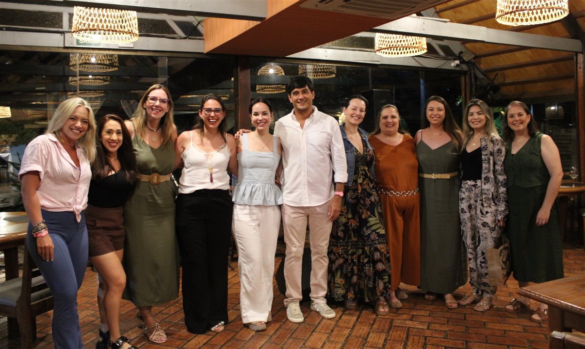 Breno Amorim, da Fundtur-MS, com equipe da Integração Trade