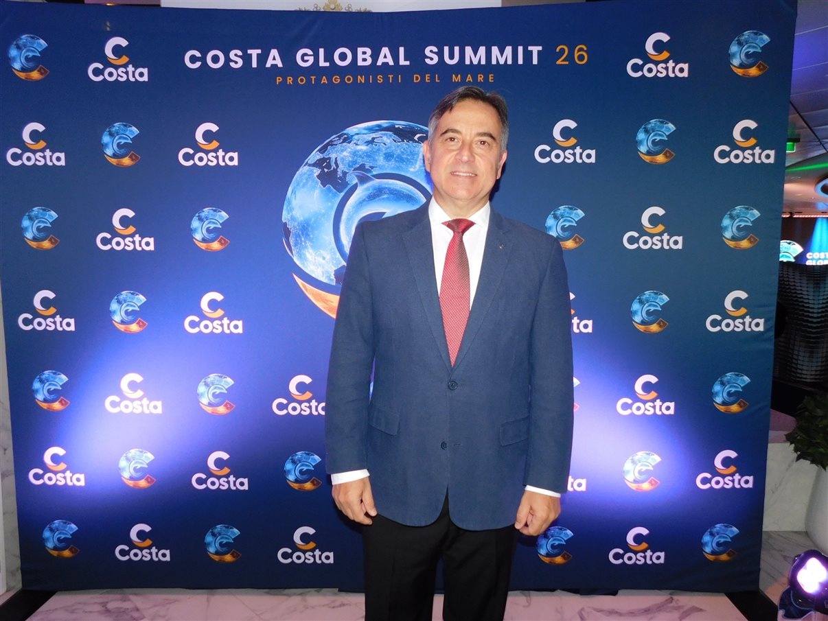 Premiados da noite: Aldo Leone, da Agaxtur, Patty Leone, influenciadora digital e apresentadora do programa Mala Pronta (Jovem Pan News), Fabio Mader, da CVC Corp, Vera Figueiredo e Alceu Figueiredo, da VCP Tur