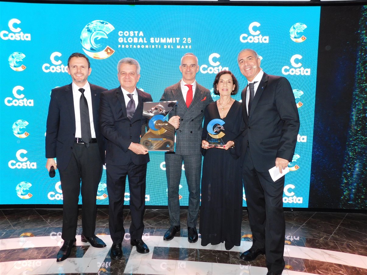 Premiados da noite: Aldo Leone, da Agaxtur, Patty Leone, influenciadora digital e apresentadora do programa Mala Pronta (Jovem Pan News), Fabio Mader, da CVC Corp, Vera Figueiredo e Alceu Figueiredo, da VCP Tur