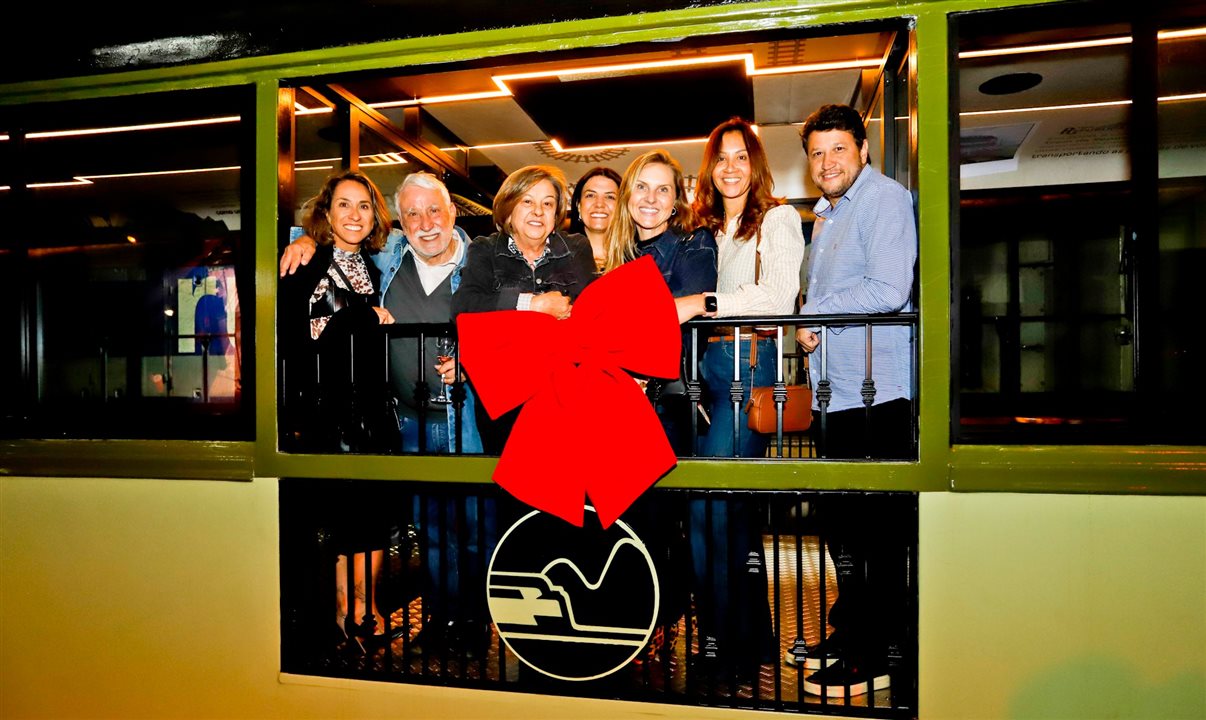 Família Arruda na varanda do vagão