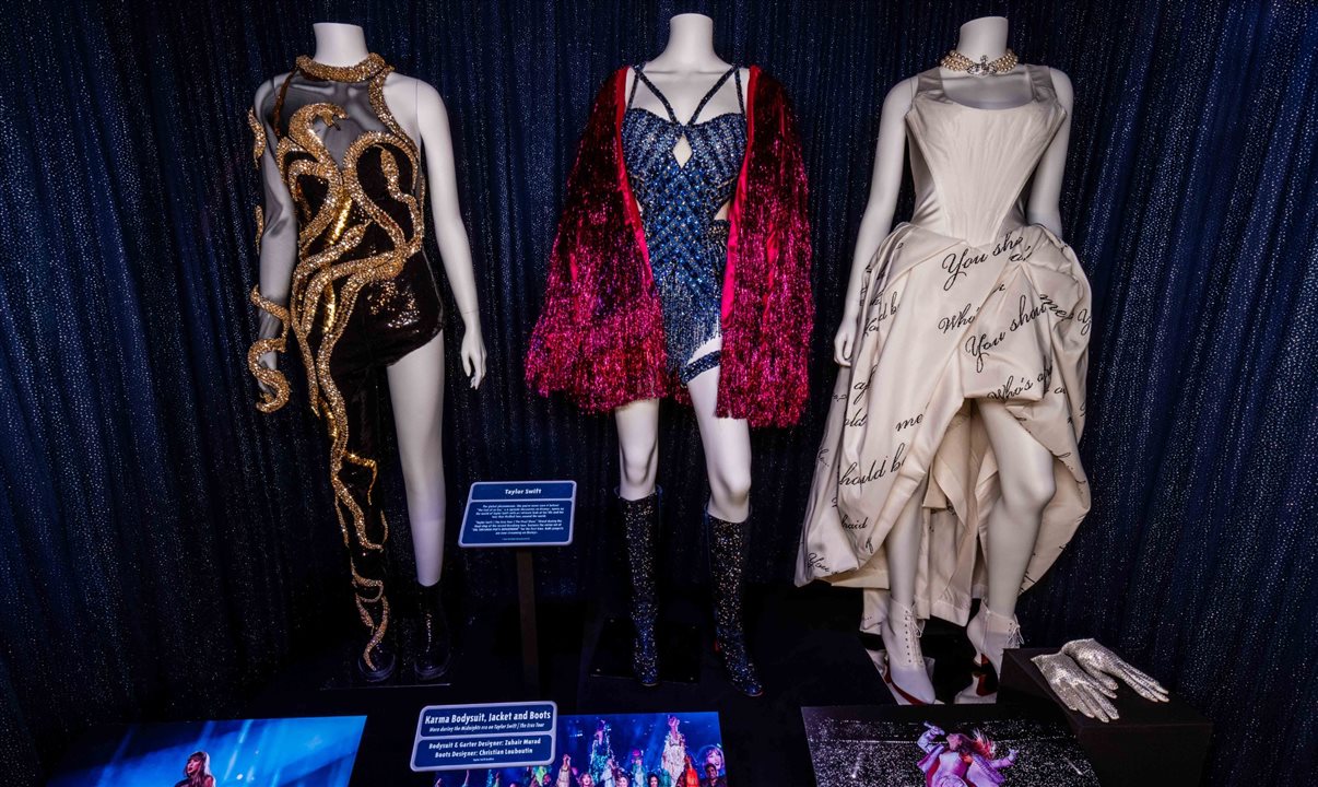 Exposição tem figurinos das eras 