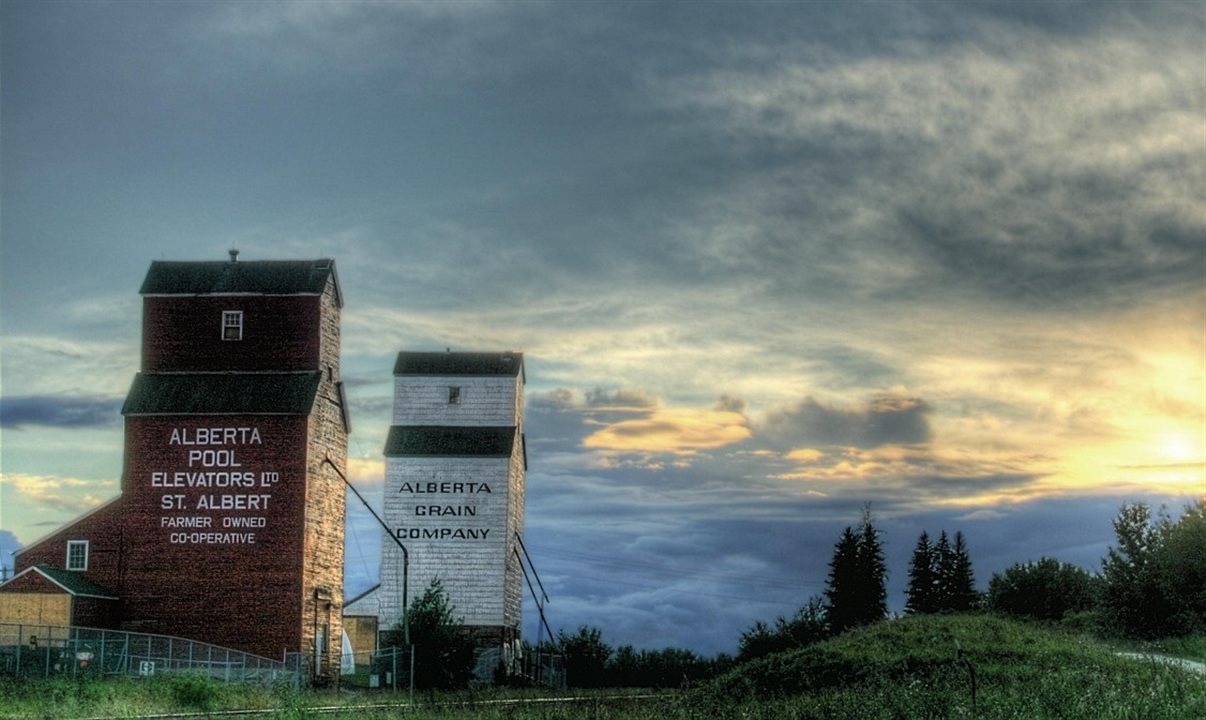 Dados da Amadeus indicam crescimento significativo de reservas para destinos ligados a produções audiovisuais, como Seul, após sucessos da Netflix, e Alberta, no Canadá, cenário da série The Last of Us