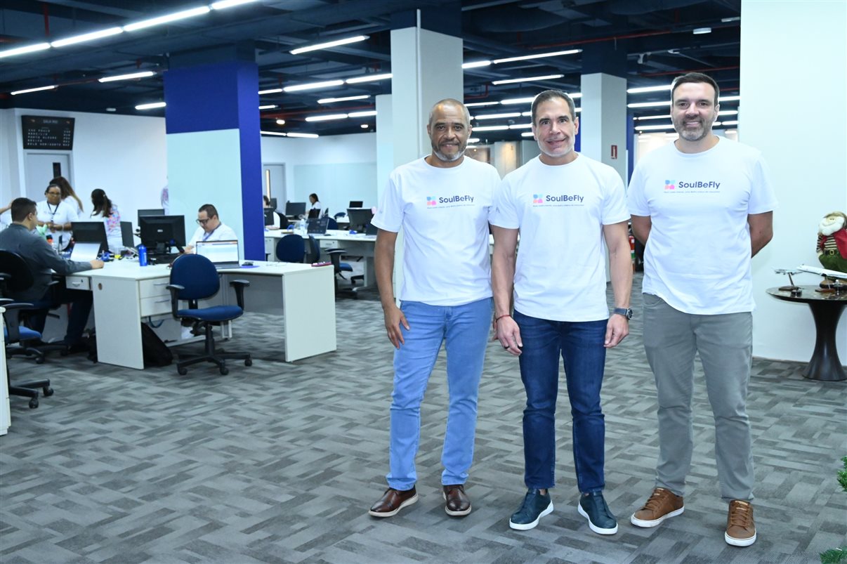 Emerson Cardoso, diretor de Atendimento, Flavio Marques, diretor geral, e Fernando Lermi, diretor de Vendas da Flytour Consolidadora