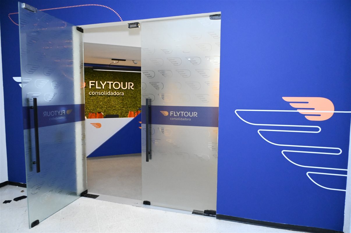 Entrada da nova sede da Flytour Consolidadora