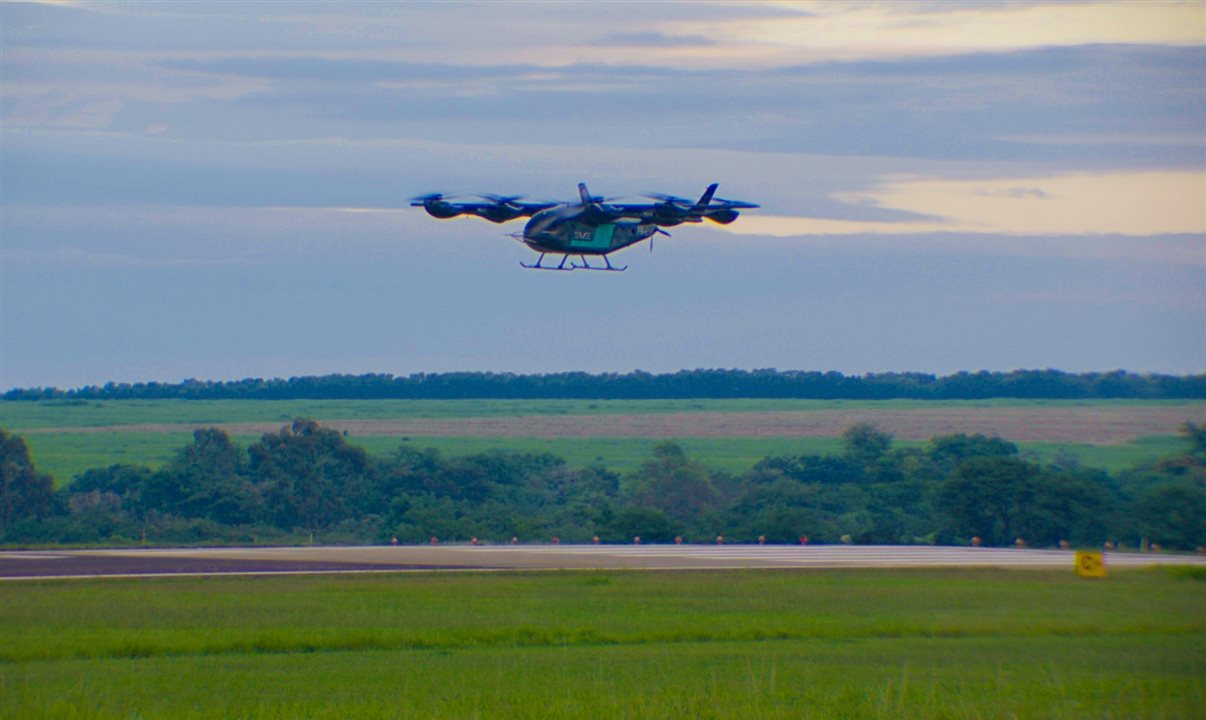 O voo inaugural marca o início da fase de testes e confirma a integração de sistemas essenciais da aeronave, como o conceito de fly-by-wire de quinta geração e os rotores dedicados exclusivamente ao voo vertical